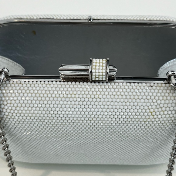 JUDITH LEIBER WHITE CHAULK CRYSTAL CLUTCH & CHAIN - Picture 12 of 17